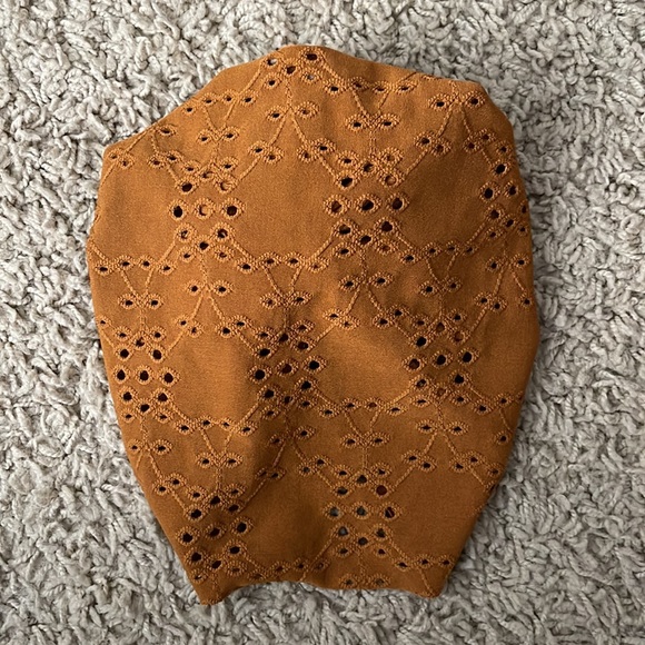 Bunny Knots Wrap - Picture 2 of 2